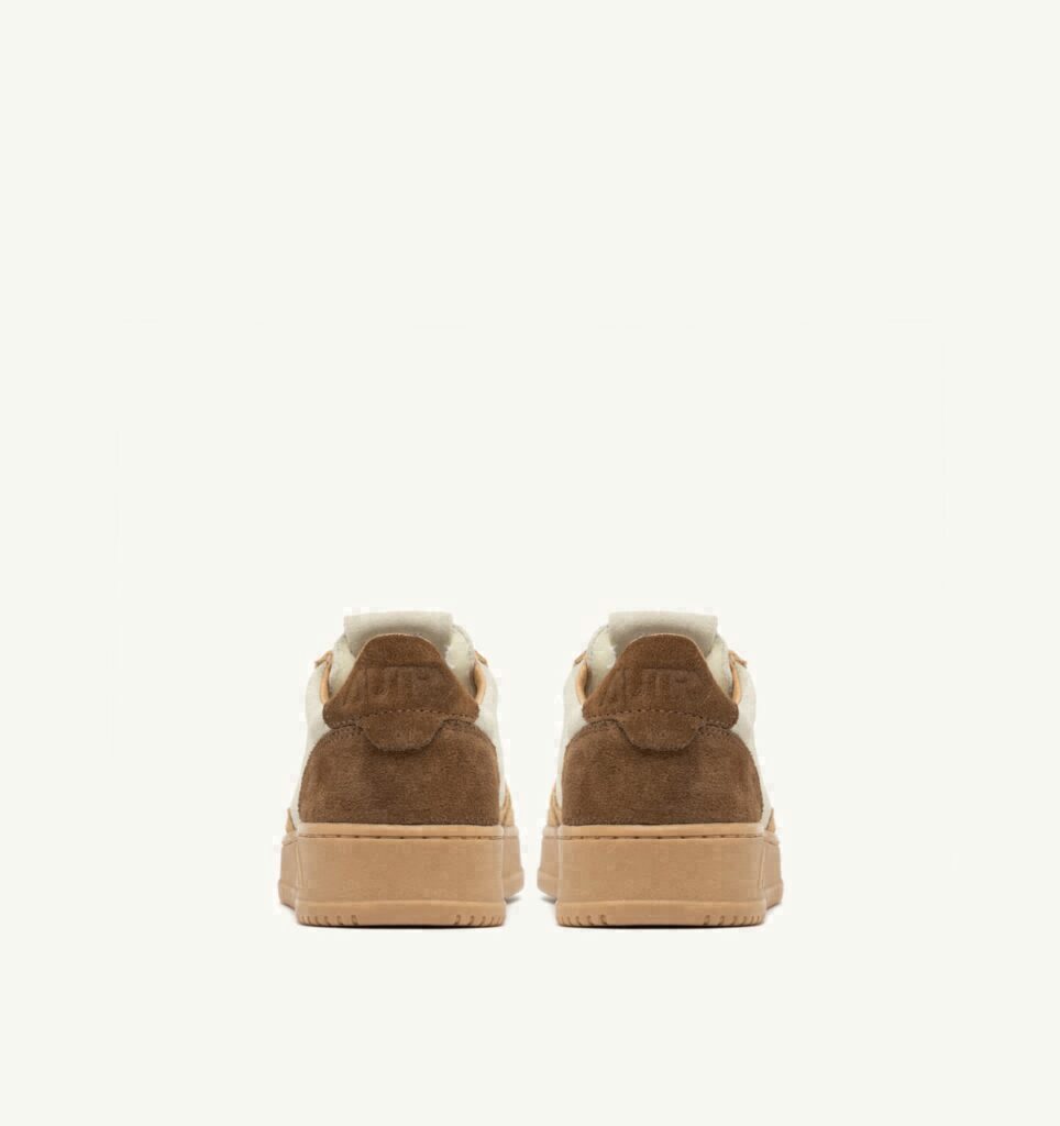 MEDALIST LOW TRICOLOR EN DAIM TUNDRA EGG ET PEANUT